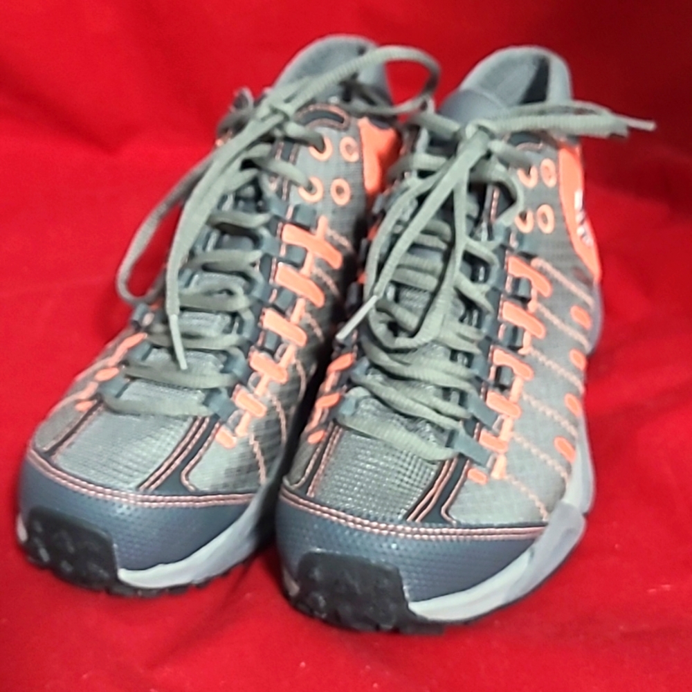 Columbia Size 6.5 Hiking Boots